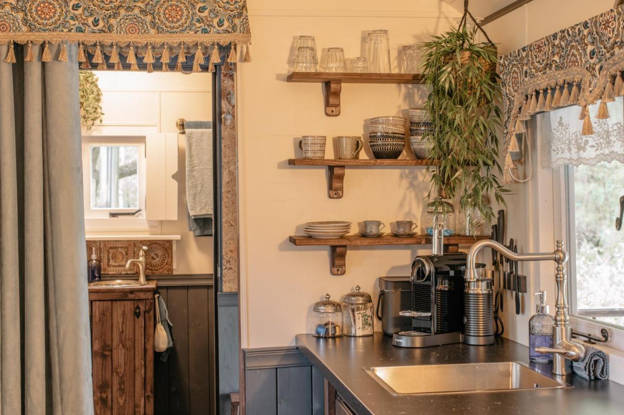 Villa Pipowagen De Zwerveling Aan Zee Oostkapelle Esterno foto