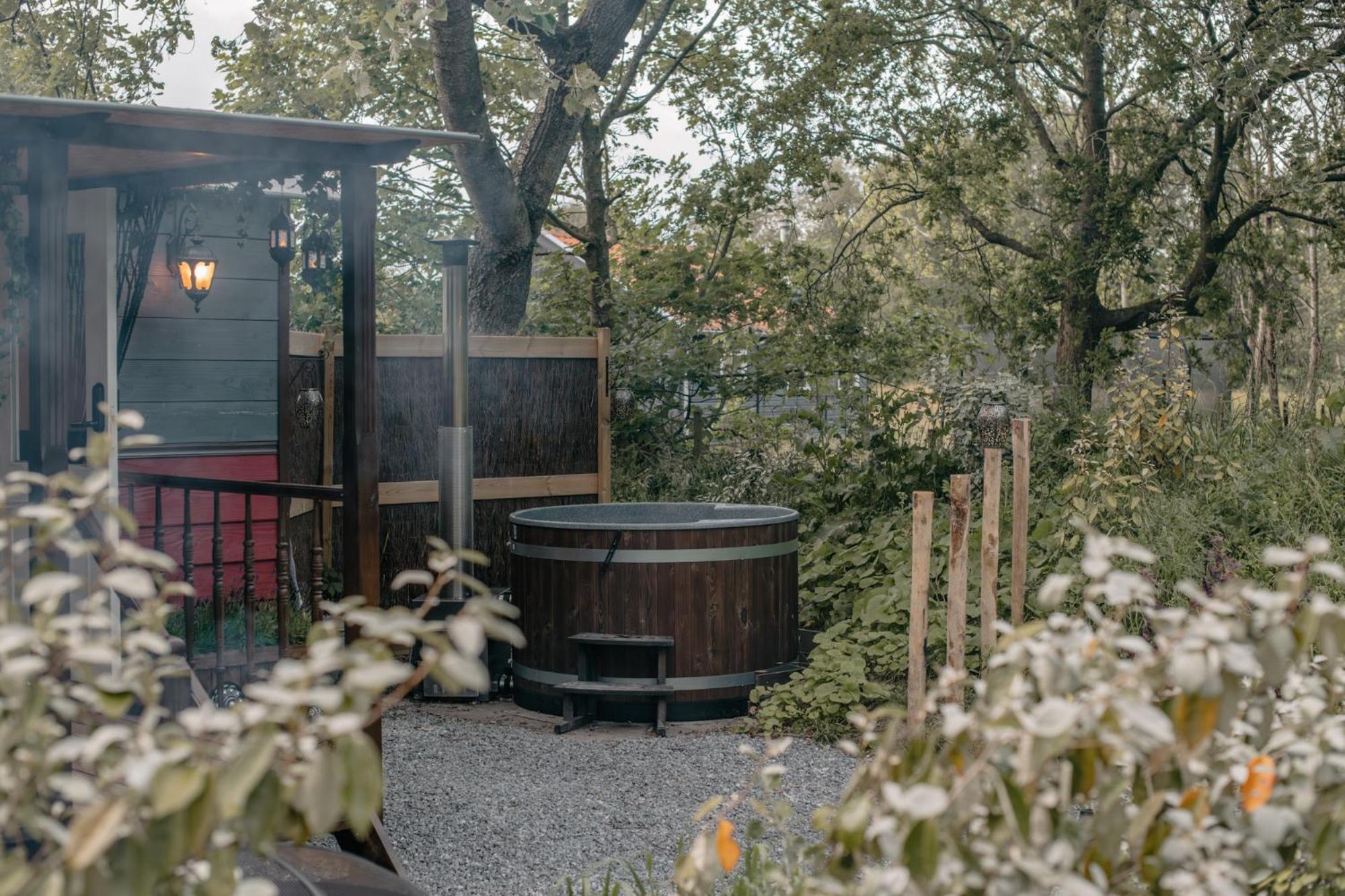 Villa Pipowagen De Zwerveling Aan Zee Oostkapelle Esterno foto